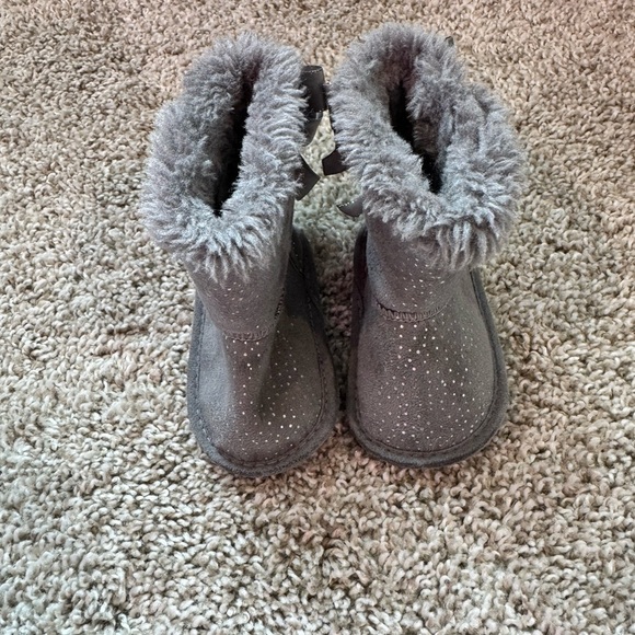 Baby girl boots faux fur lined booties with Bow gay polka dot sparkle size 2 - Picture 4 of 10